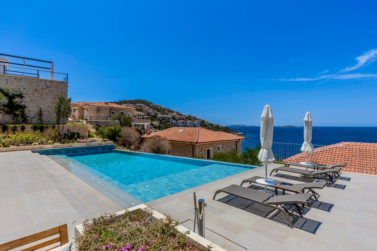 Mediterranean villa overlooking the sea